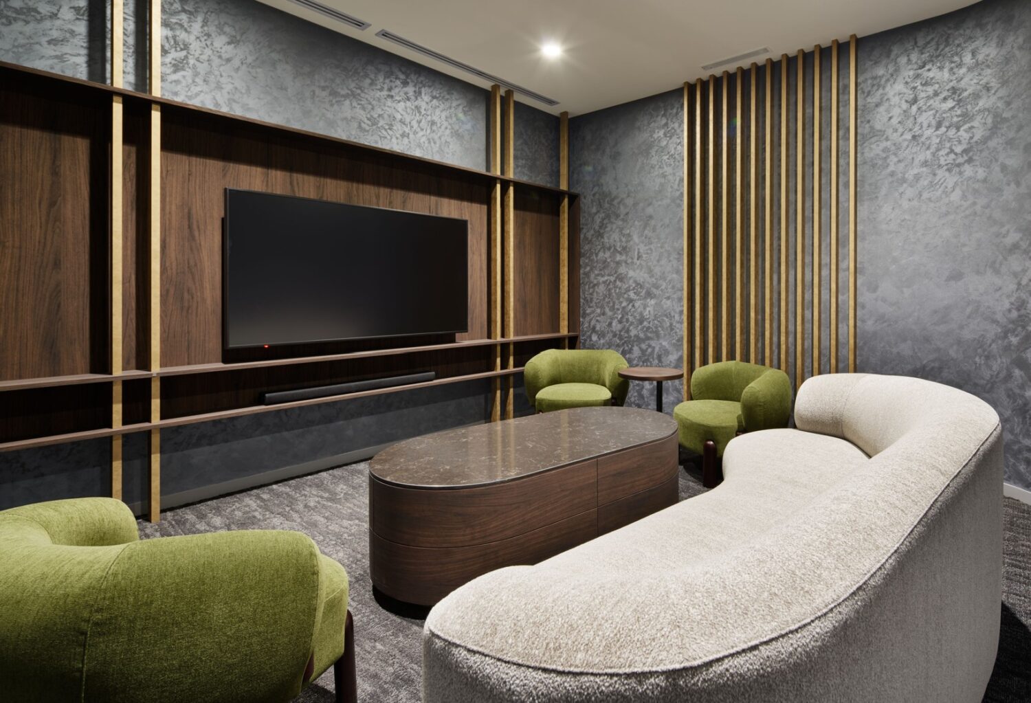 【98】レオパレス21 XROSS GALLERY